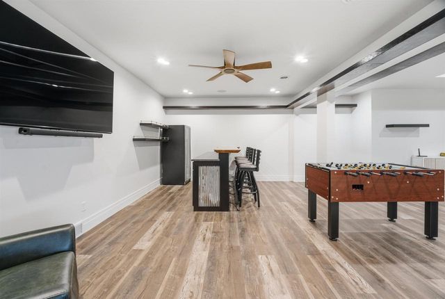 2411 LOXLEY COURT, Suamico, WI 54173