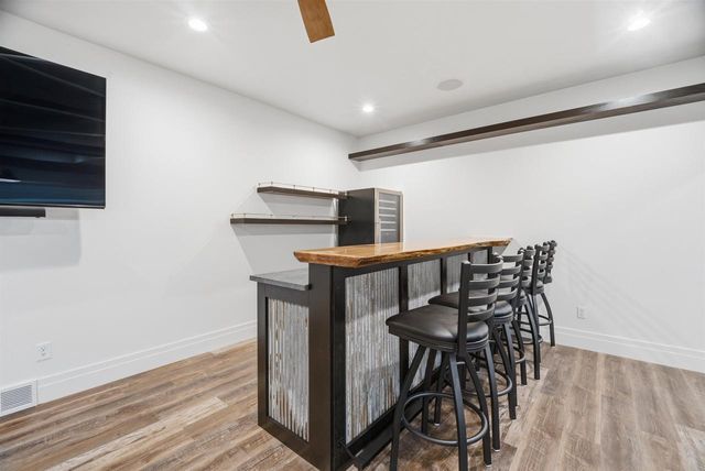 2411 LOXLEY COURT, Suamico, WI 54173