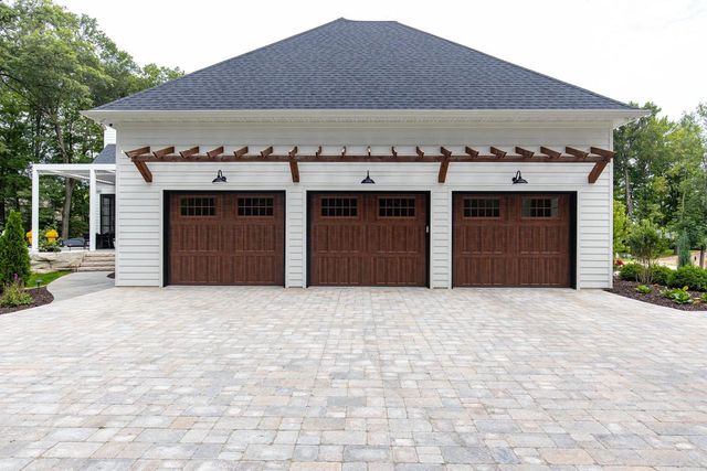 2411 LOXLEY COURT, Suamico, WI 54173