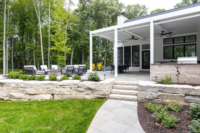 2411 LOXLEY COURT, Suamico, WI 54173