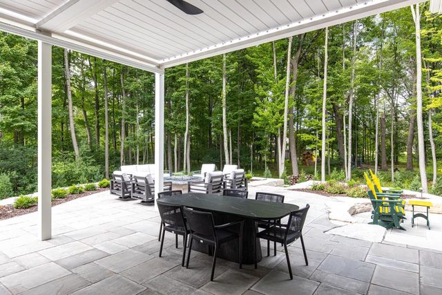 2411 LOXLEY COURT, Suamico, WI 54173