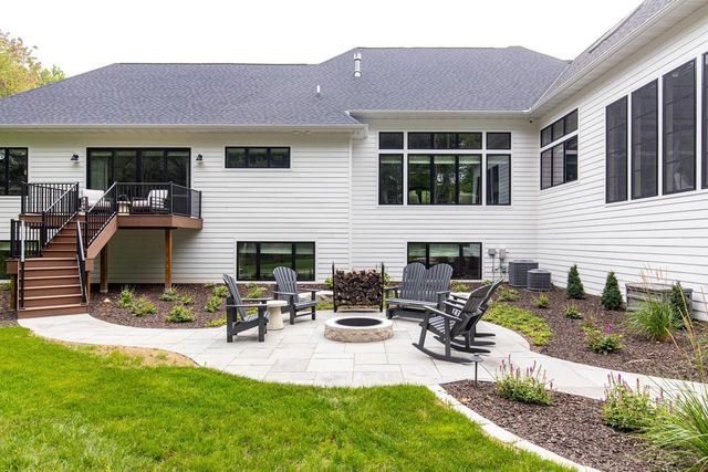 2411 LOXLEY COURT, Suamico, WI 54173