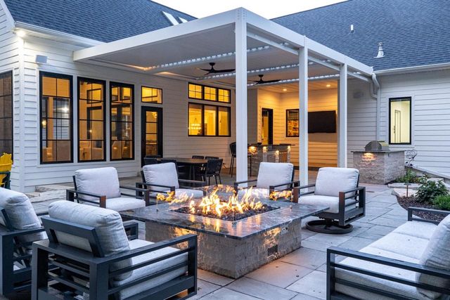 2411 LOXLEY COURT, Suamico, WI 54173