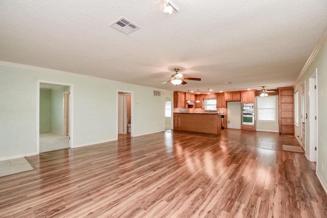 748 W Bayshore Drive, Palacios, TX 77465