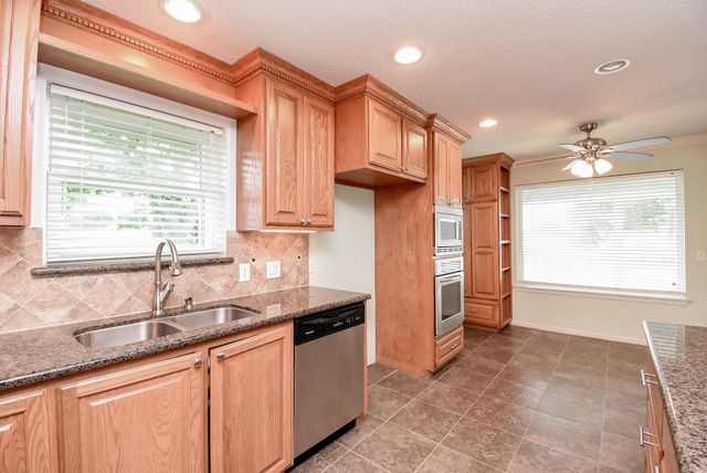 748 W Bayshore Drive, Palacios, TX 77465