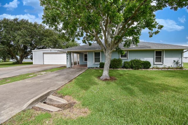 748 W Bayshore Drive, Palacios, TX 77465