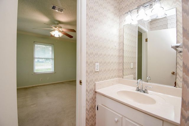 748 W Bayshore Drive, Palacios, TX 77465