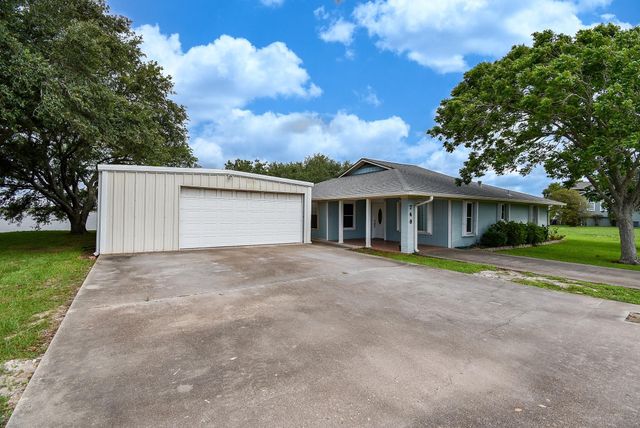 748 W Bayshore Drive, Palacios, TX 77465