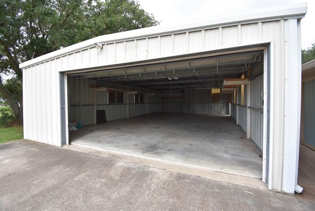 748 W Bayshore Drive, Palacios, TX 77465