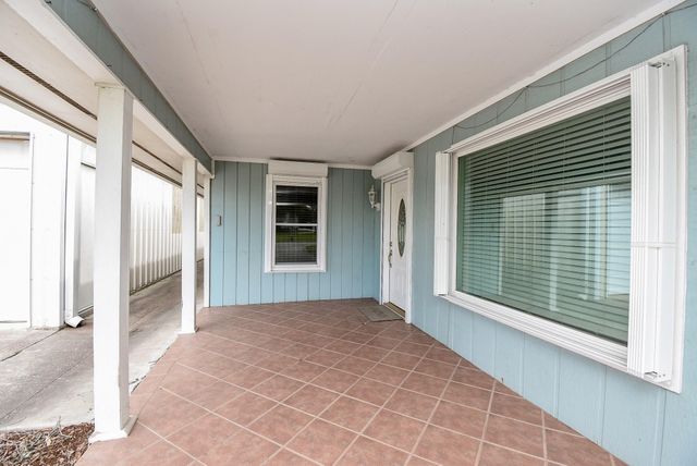 748 W Bayshore Drive, Palacios, TX 77465