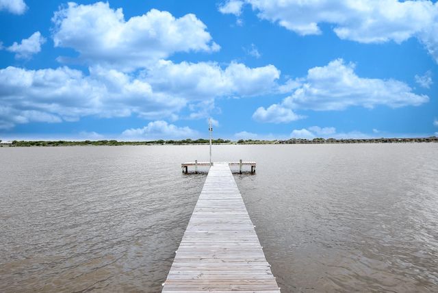748 W Bayshore Drive, Palacios, TX 77465