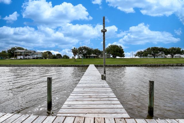 748 W Bayshore Drive, Palacios, TX 77465