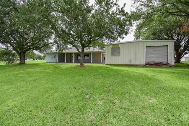748 W Bayshore Drive, Palacios, TX 77465