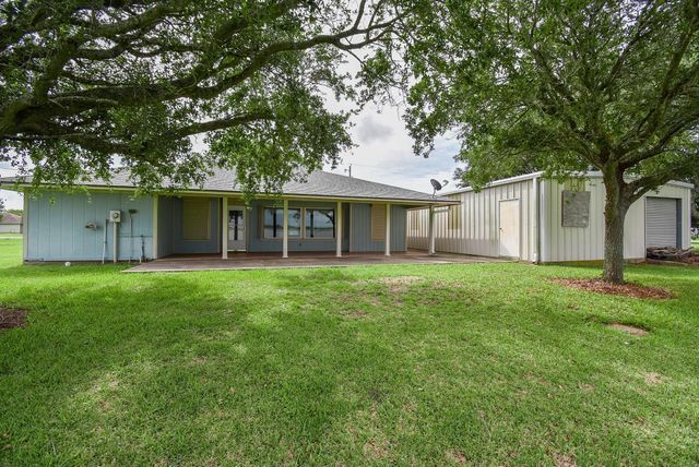 748 W Bayshore Drive, Palacios, TX 77465