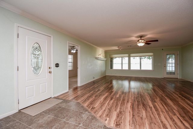 748 W Bayshore Drive, Palacios, TX 77465
