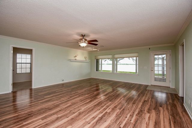 748 W Bayshore Drive, Palacios, TX 77465
