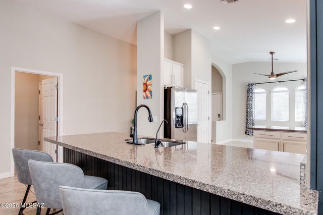 9709 N Hebden Way, Marana, AZ 85653