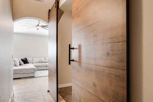 9709 N Hebden Way, Marana, AZ 85653