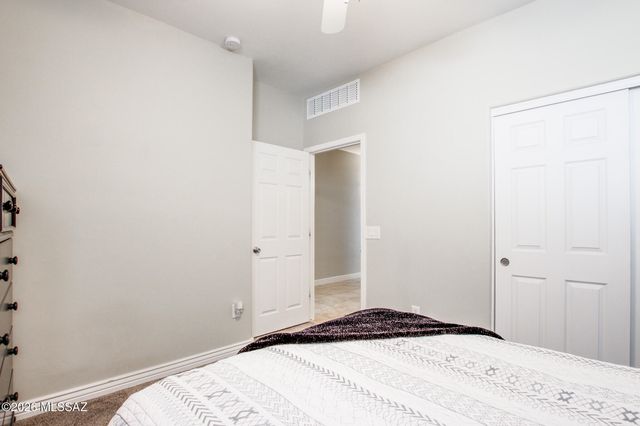 9709 N Hebden Way, Marana, AZ 85653