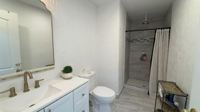 66 Hall Drive N, Montgomery, TX 77316