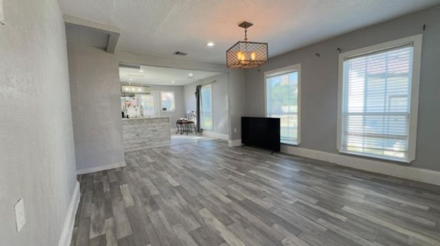 66 Hall Drive N, Montgomery, TX 77316