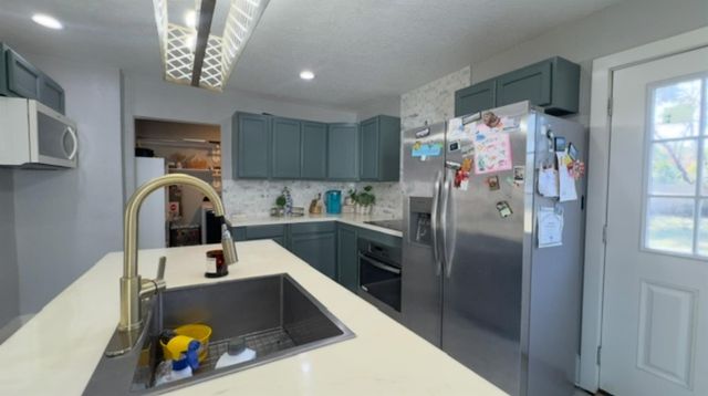 66 Hall Drive N, Montgomery, TX 77316