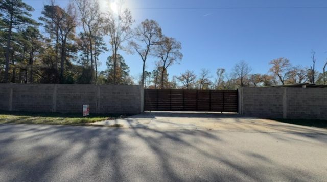 66 Hall Drive N, Montgomery, TX 77316