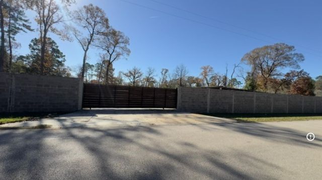 66 Hall Drive N, Montgomery, TX 77316