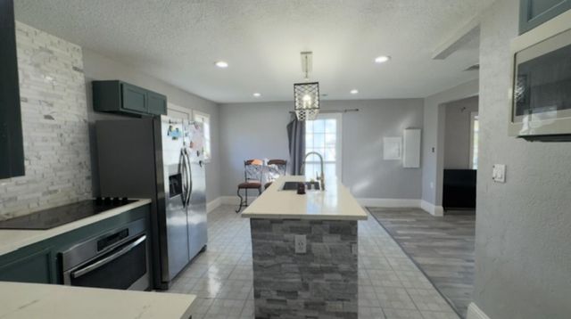 66 Hall Drive N, Montgomery, TX 77316