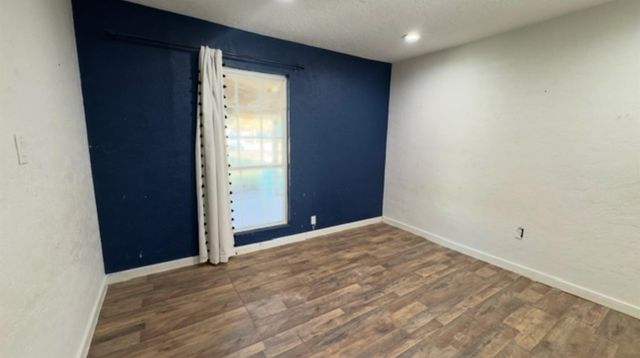 66 Hall Drive N, Montgomery, TX 77316