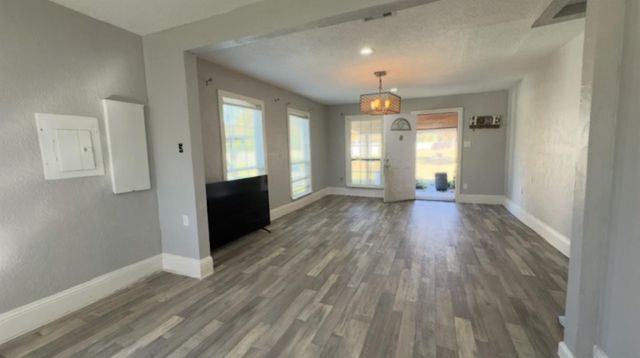 66 Hall Drive N, Montgomery, TX 77316