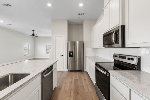 437 MB's Way, Pilot Point, TX 76258