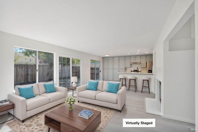 948 Shadywood Cir, Suisun City, CA 94585