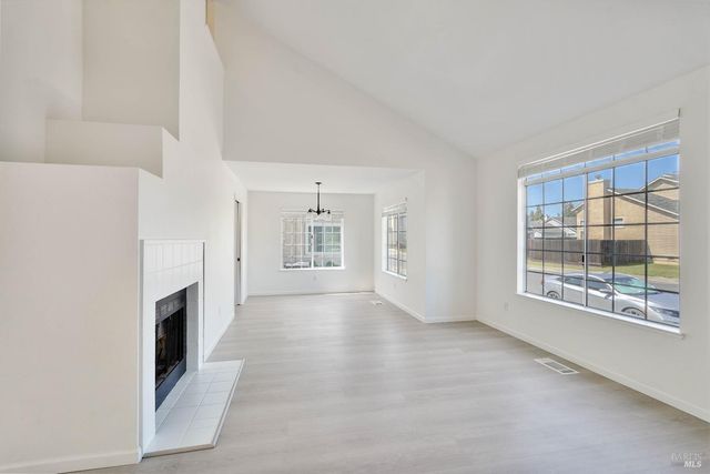 948 Shadywood Cir, Suisun City, CA 94585