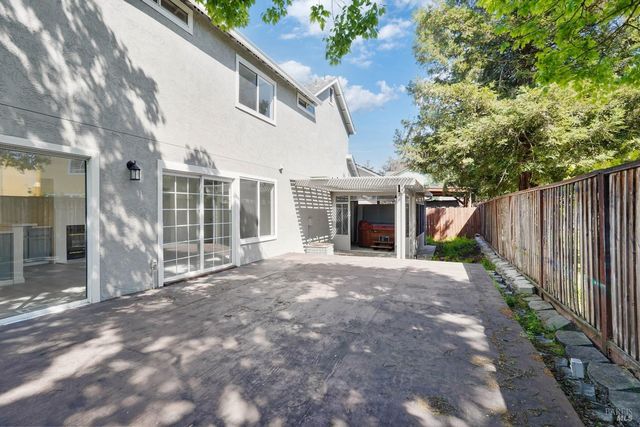 948 Shadywood Cir, Suisun City, CA 94585