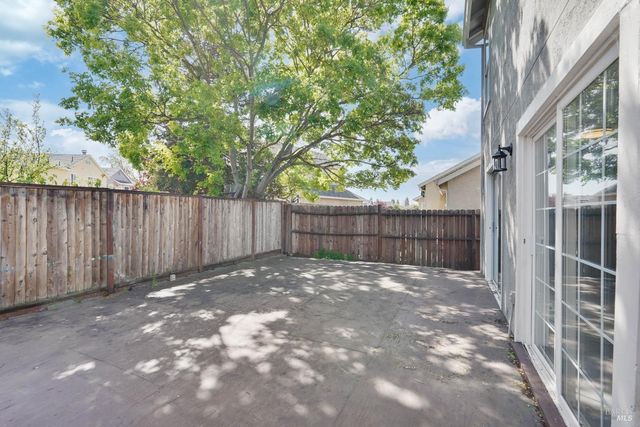 948 Shadywood Cir, Suisun City, CA 94585