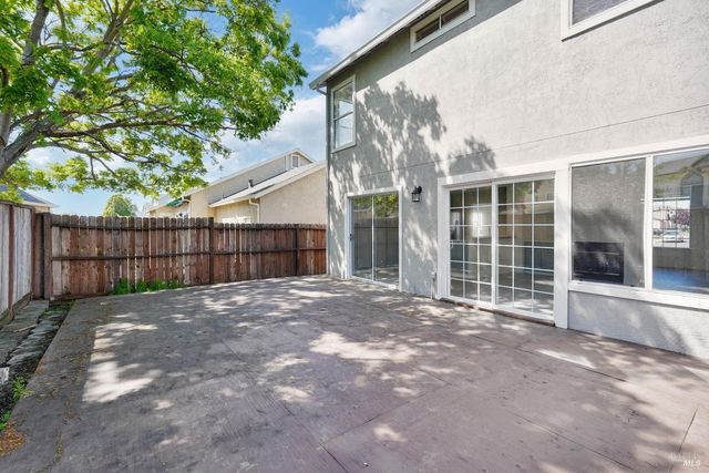 948 Shadywood Cir, Suisun City, CA 94585