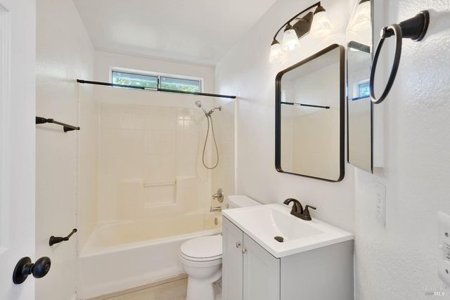 948 Shadywood Cir, Suisun City, CA 94585