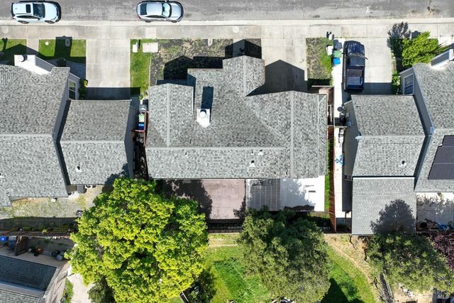 948 Shadywood Cir, Suisun City, CA 94585