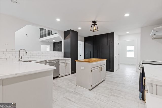 4732 Walnut Bend Drive, Gainesville, GA 30507