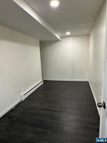 402 N 3rd Street, Harrison, NJ 07029