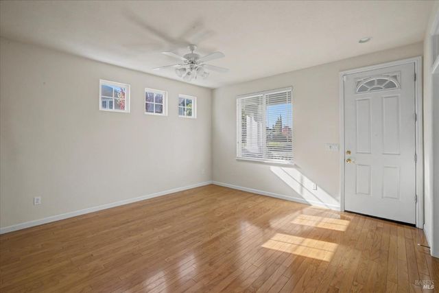 5862 Cabernet Dr, Vallejo, CA 94591