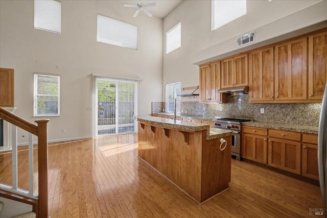 5862 Cabernet Dr, Vallejo, CA 94591