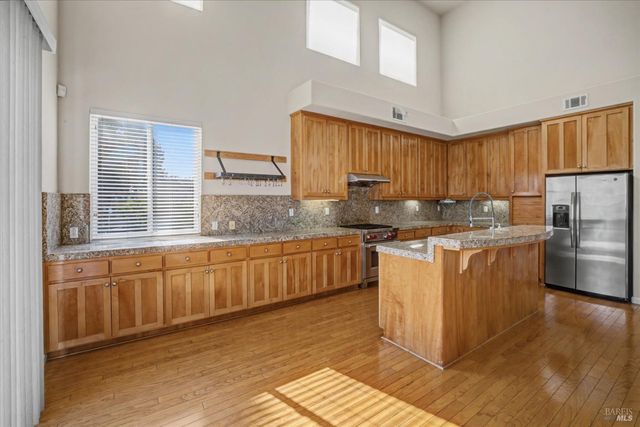 5862 Cabernet Dr, Vallejo, CA 94591