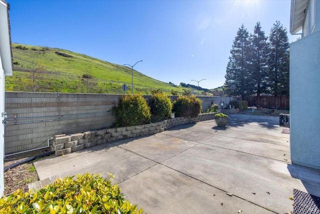 5862 Cabernet Dr, Vallejo, CA 94591