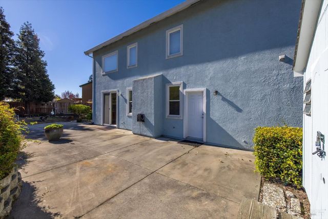 5862 Cabernet Dr, Vallejo, CA 94591