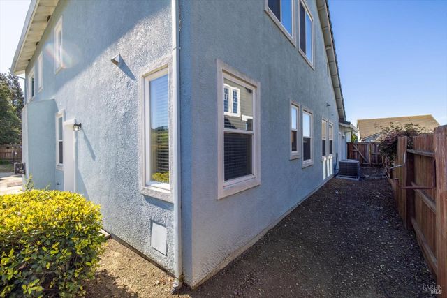 5862 Cabernet Dr, Vallejo, CA 94591