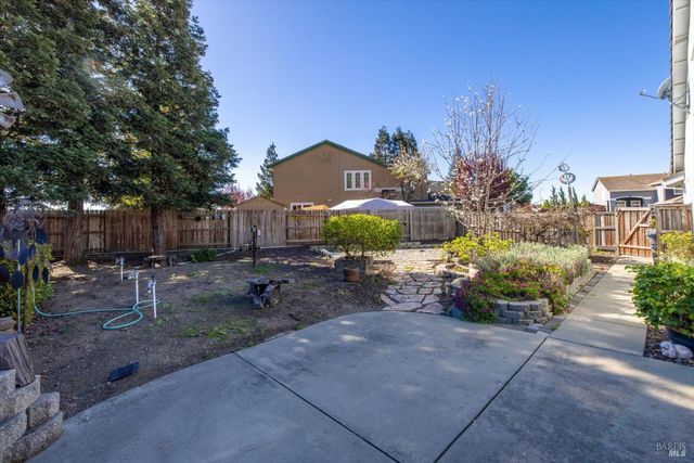 5862 Cabernet Dr, Vallejo, CA 94591