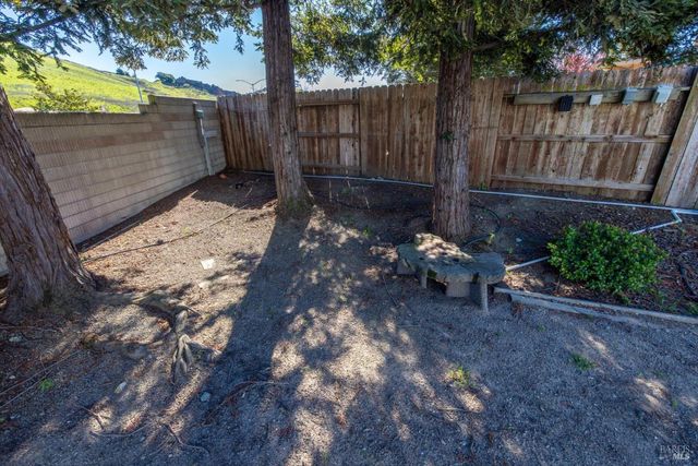 5862 Cabernet Dr, Vallejo, CA 94591