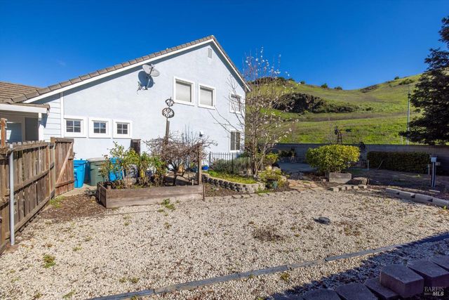 5862 Cabernet Dr, Vallejo, CA 94591